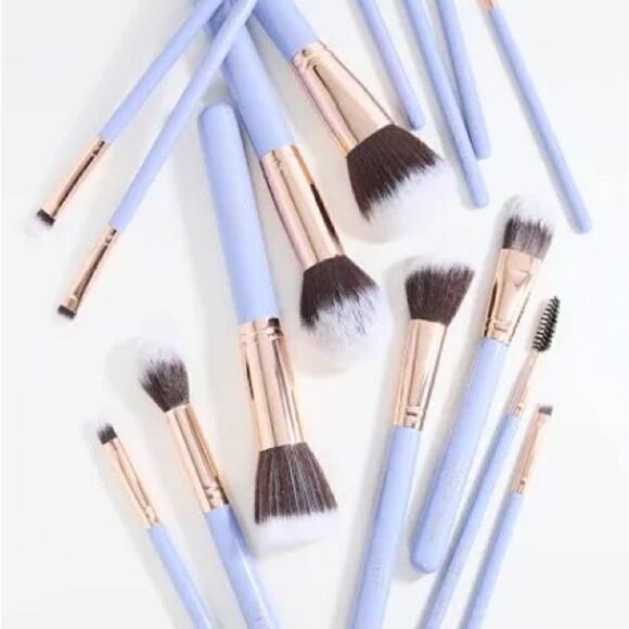 Luxie Dreamcatcher Brush Set brand new in box - Picture 8 of 10